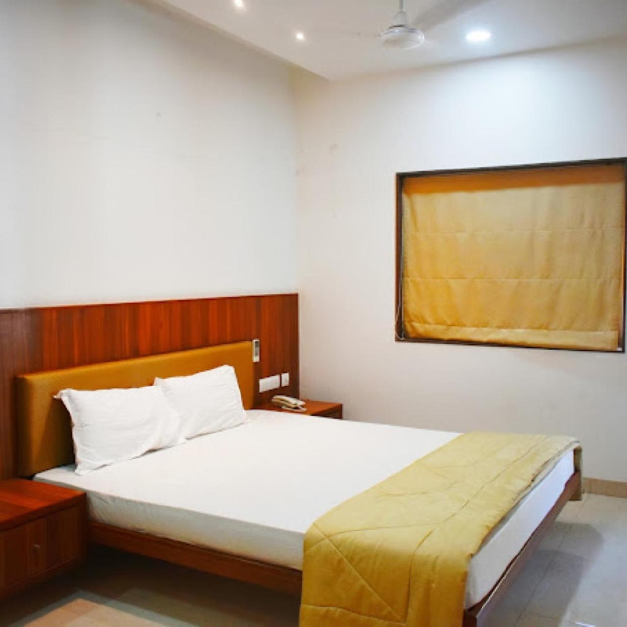 Hotel Anjali Palace Bhuj Exterior photo