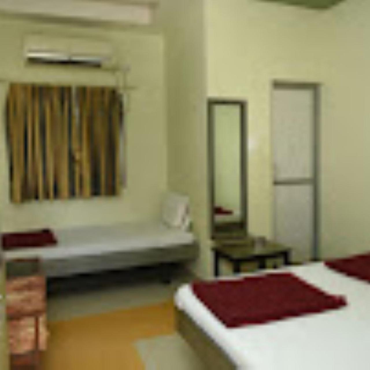 Hotel Anjali Palace Bhuj Exterior photo